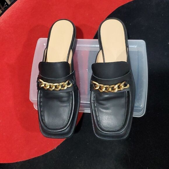 Maeve Slip on loafers with Gold Chain Size 36 or 6 - Picture 2 of 11